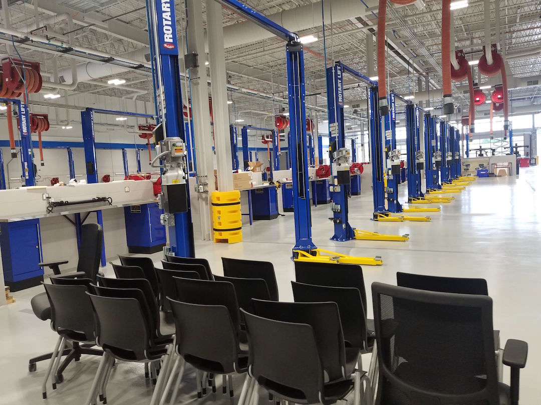 Car Lift Repair Near Me Hydraulic Flushing Automotive Lift Services