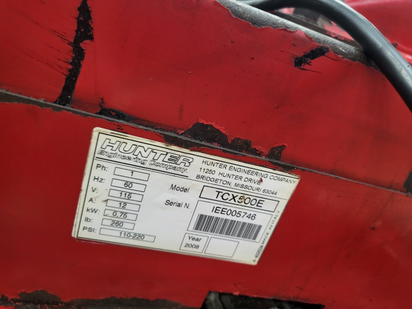 Hunter Engineering TCX500E tire changer serial plate, model year 2008, serial IEE005746